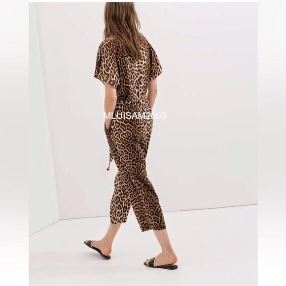 Zara Leopard Print Short Sleeve Cropped Jumpsuit Sz M Bloggers Favorite - Picture 2 of 13